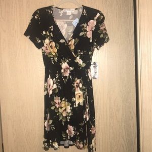 NWT Flower vneck dress